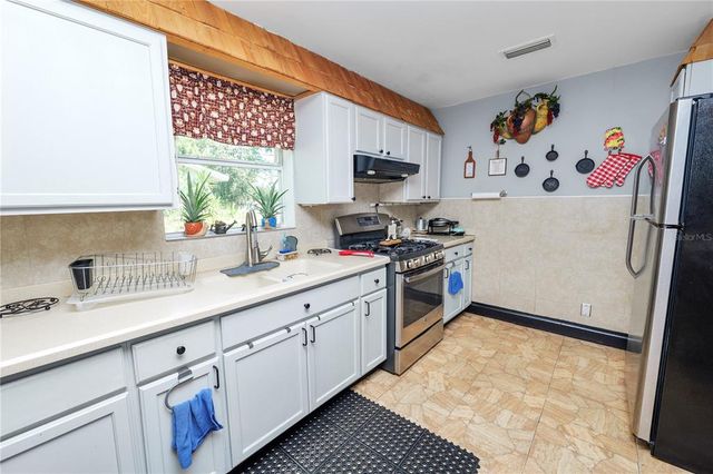 515 N 3RD STREET, Lake Wales, FL 33853