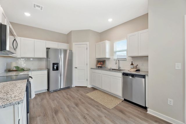 1038 N Forestview St, Wichita, KS 67235