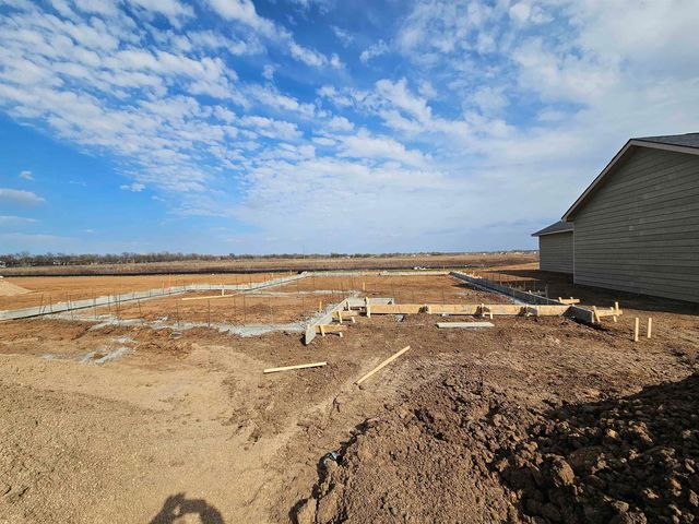 1038 N Forestview St, Wichita, KS 67235