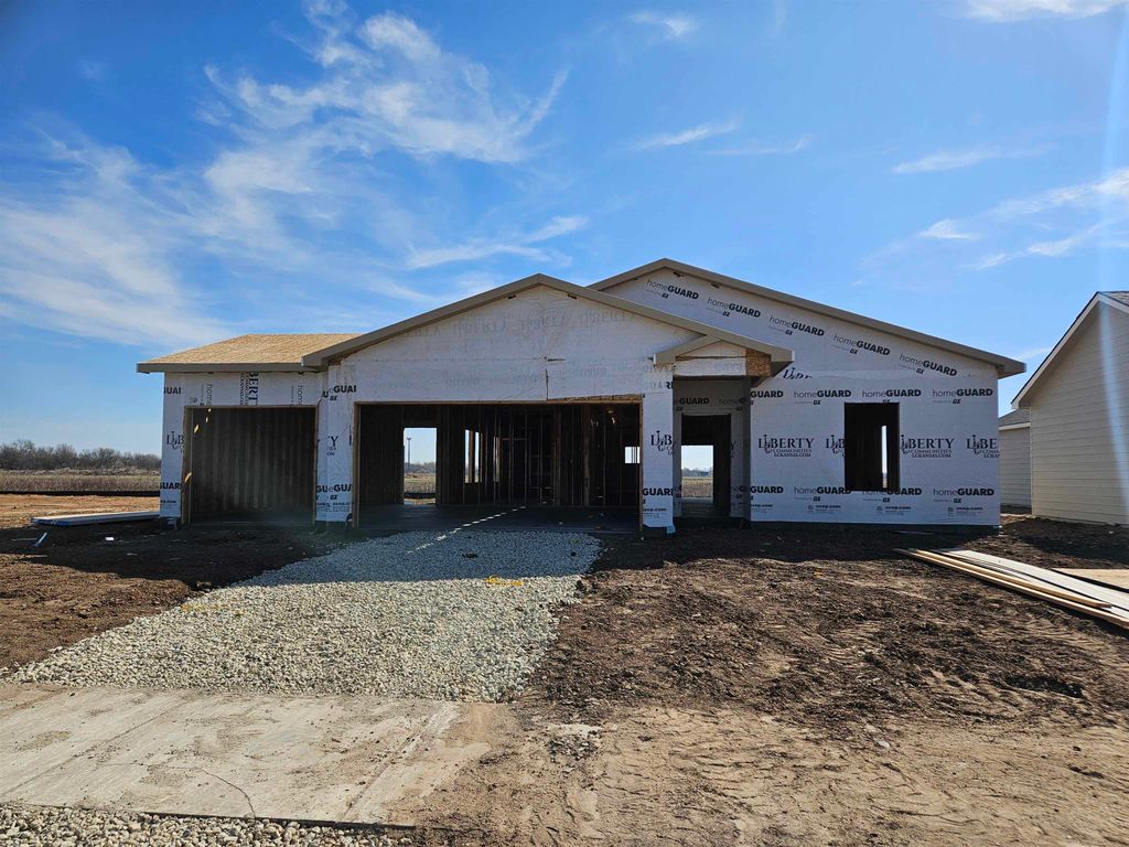 1038 N Forestview St, Wichita, KS 67235