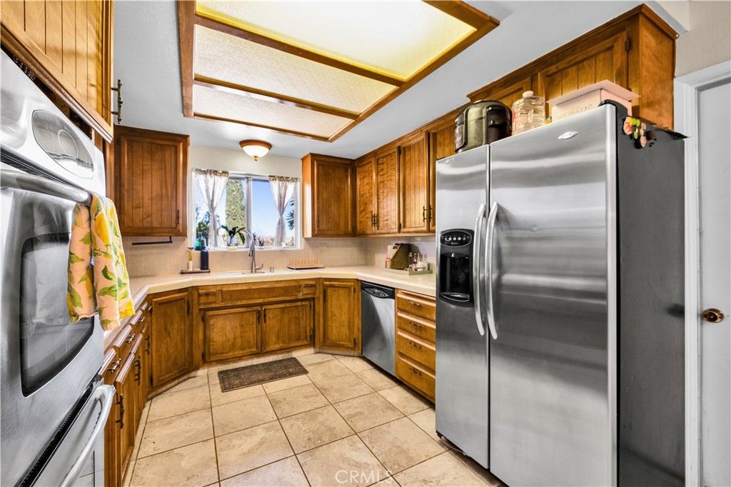 Image 11 of property listing at 56527 El Dorado Drive, Yucca Valley, CA 92284