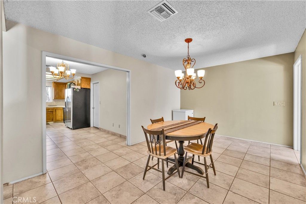 Image 14 of property listing at 56527 El Dorado Drive, Yucca Valley, CA 92284