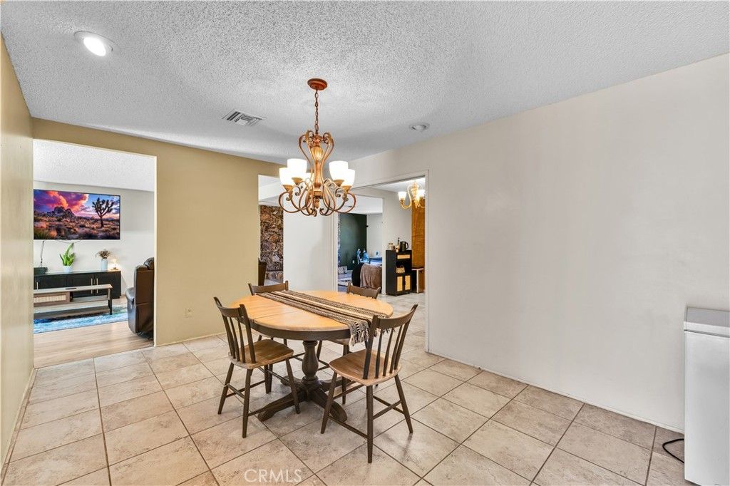 Image 15 of property listing at 56527 El Dorado Drive, Yucca Valley, CA 92284