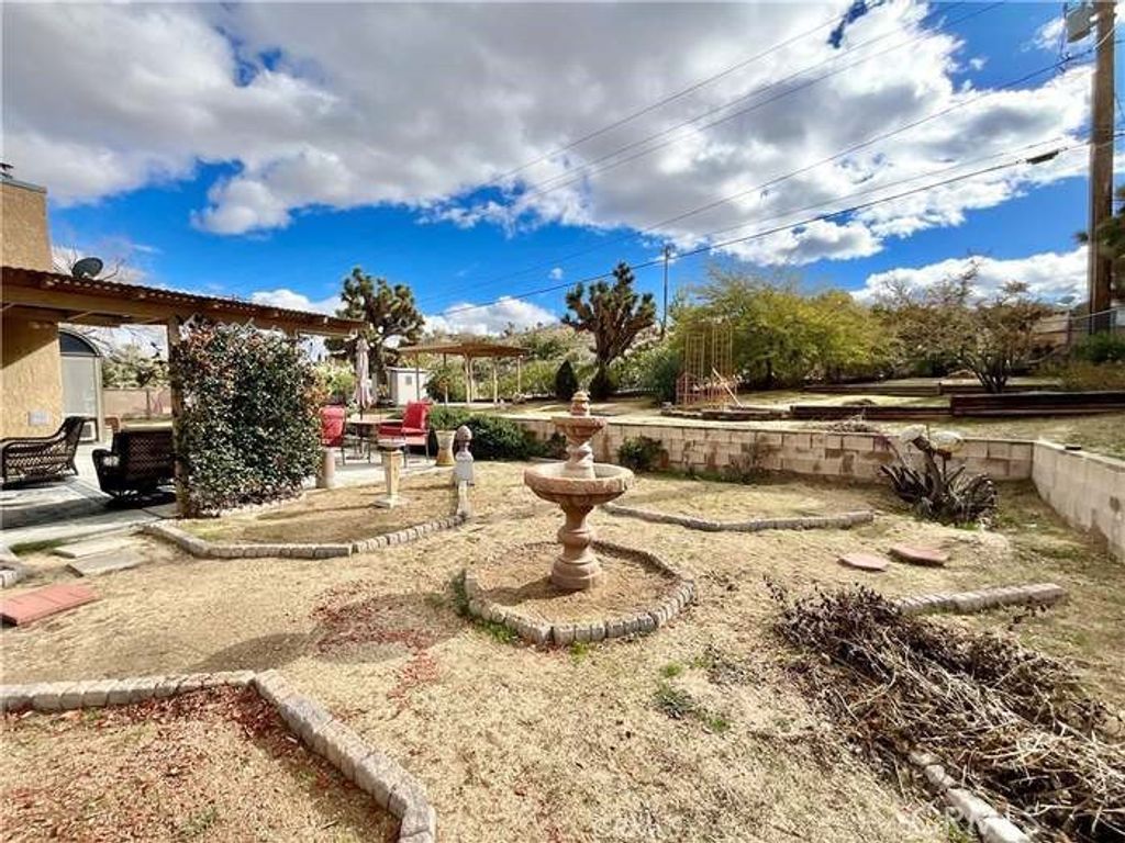 Image 35 of property listing at 56527 El Dorado Drive, Yucca Valley, CA 92284