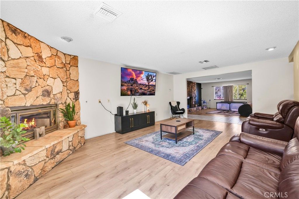 Image 5 of property listing at 56527 El Dorado Drive, Yucca Valley, CA 92284