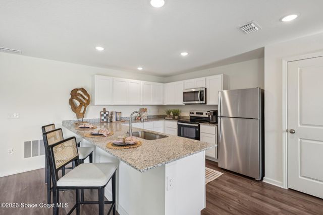 3221 Fitzpatrick Avenue SW, Palm Bay, FL 32908
