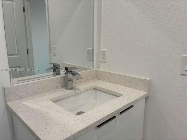 6007 Kumquat Cir, La Belle, FL 33935
