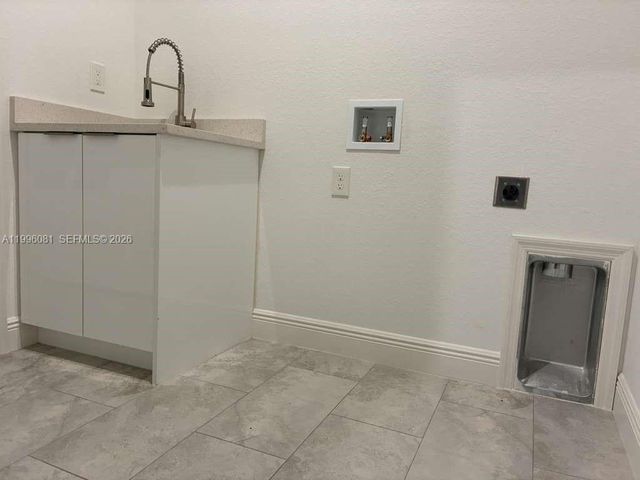 6007 Kumquat Cir, La Belle, FL 33935