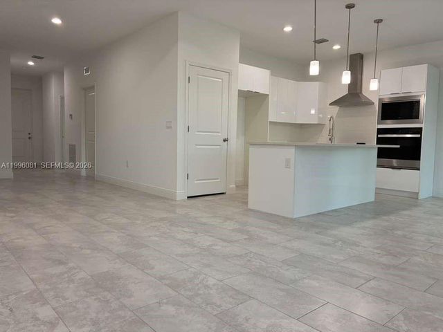 6007 Kumquat Cir, La Belle, FL 33935