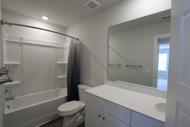 7924 Triggerfish Way, North Charleston, SC 29420