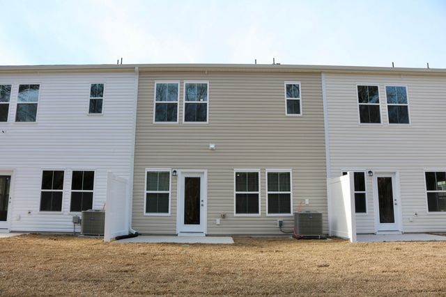 7924 Triggerfish Way, North Charleston, SC 29420