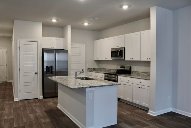 7924 Triggerfish Way, North Charleston, SC 29420