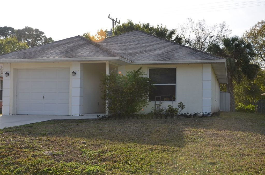 2340 86th Drive, Vero Beach, FL 32966