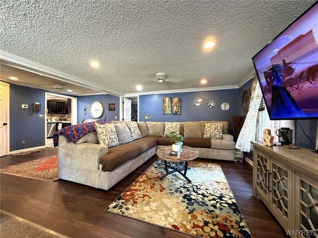 609 76th Street, Niagara Falls, NY 14304