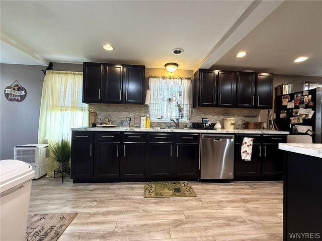 609 76th Street, Niagara Falls, NY 14304