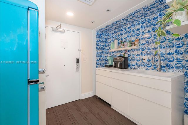 1100 West Ave 1427, Miami Beach, FL 33139