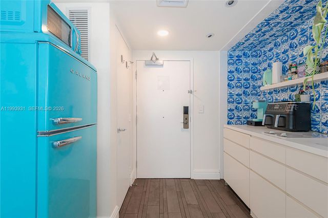 1100 West Ave 1427, Miami Beach, FL 33139