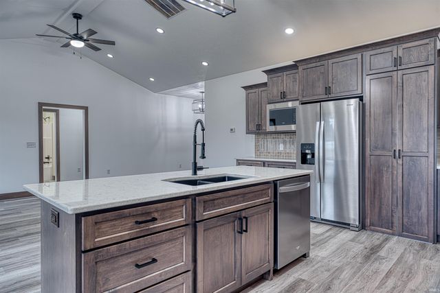 3527 Sand Drive, Newburgh, IN 47630