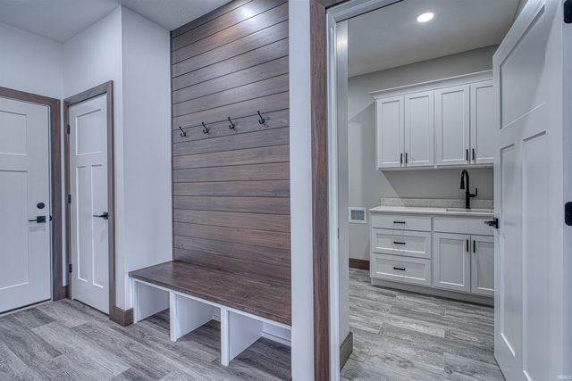 3527 Sand Drive, Newburgh, IN 47630