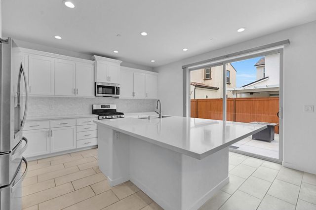 4614 Loftwood Road, Madera, CA 93636