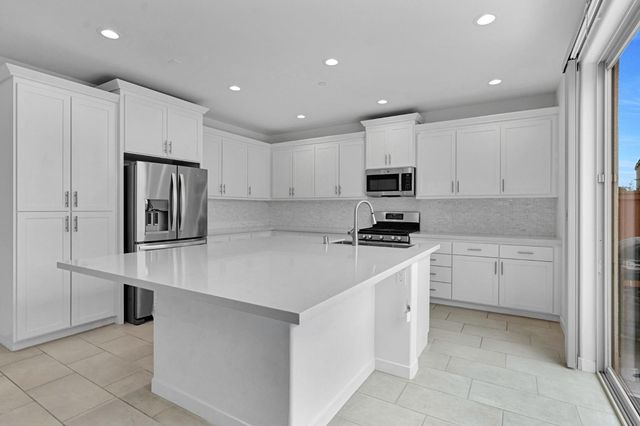 4614 Loftwood Road, Madera, CA 93636