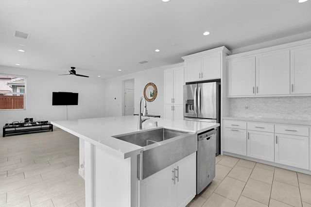 4614 Loftwood Road, Madera, CA 93636