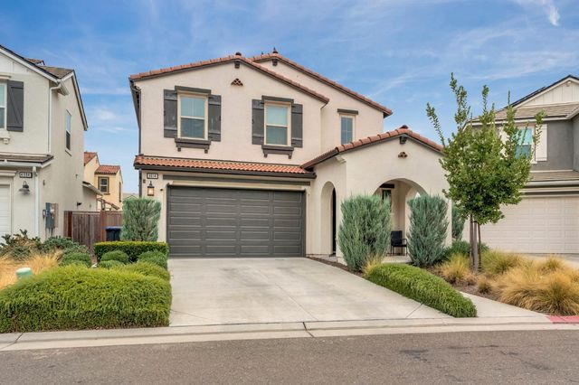 4614 Loftwood Road, Madera, CA 93636