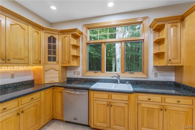 1 Mayflower Circle, Oswego, NY 13126
