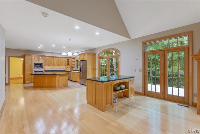 1 Mayflower Circle, Oswego, NY 13126