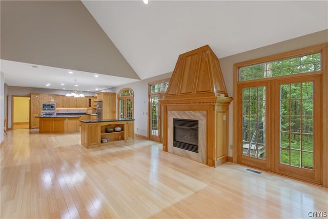1 Mayflower Circle, Oswego, NY 13126