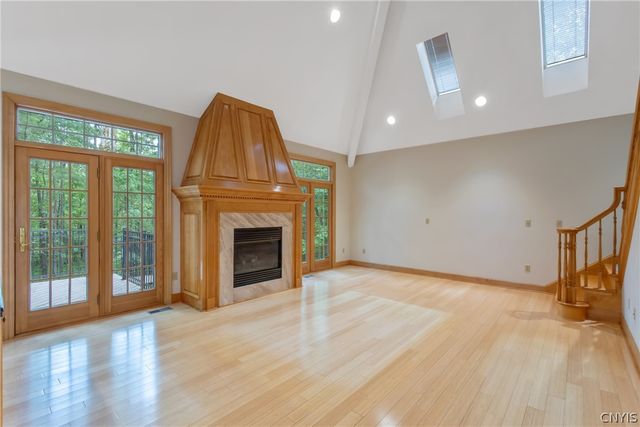 1 Mayflower Circle, Oswego, NY 13126