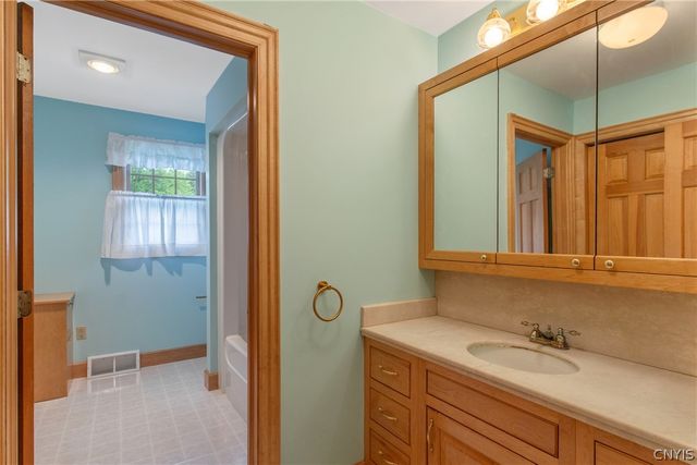 1 Mayflower Circle, Oswego, NY 13126