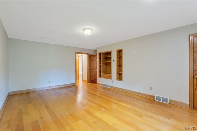 1 Mayflower Circle, Oswego, NY 13126