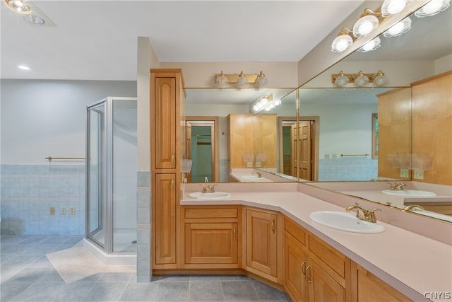 1 Mayflower Circle, Oswego, NY 13126