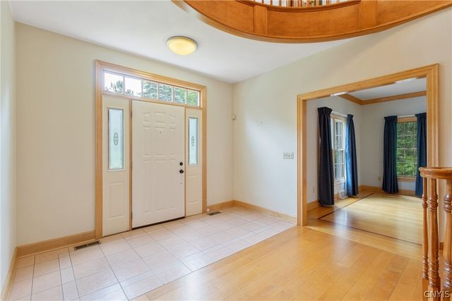 1 Mayflower Circle, Oswego, NY 13126