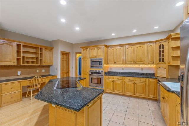 1 Mayflower Circle, Oswego, NY 13126