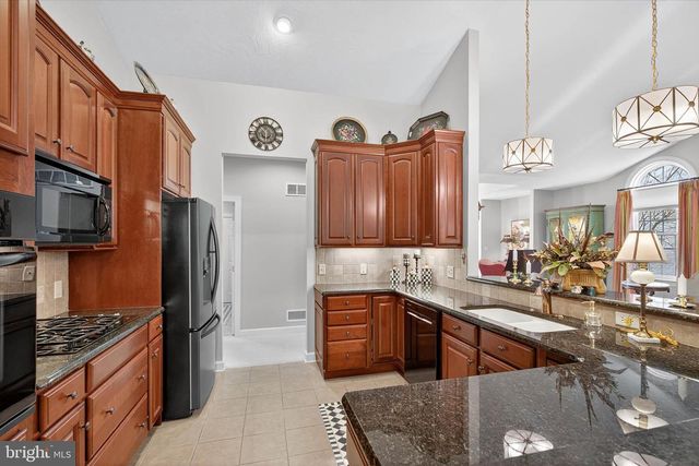 1029 STONECROFT DR, Hanover, PA 17331