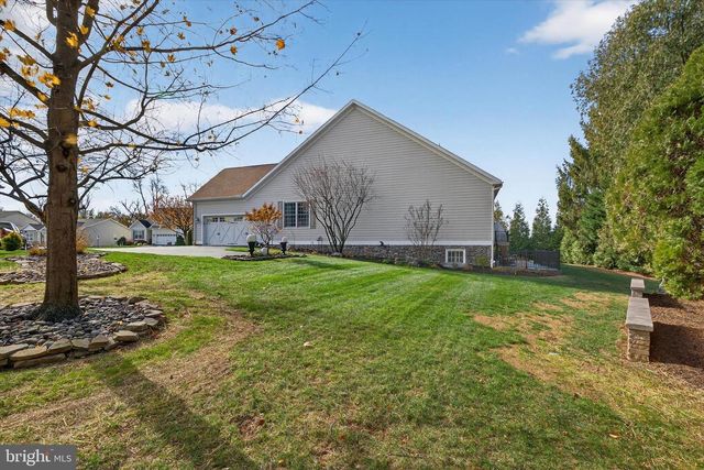 1029 STONECROFT DR, Hanover, PA 17331