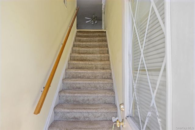 156 W Cambridge Drive E 156, Copiague, NY 11726