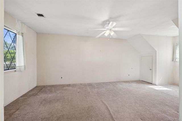 156 W Cambridge Drive E 156, Copiague, NY 11726