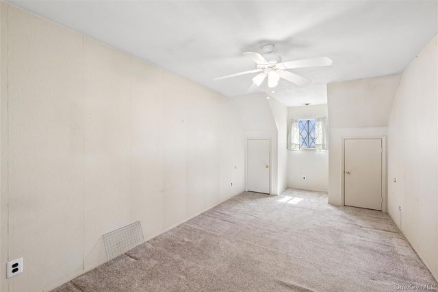 156 W Cambridge Drive E 156, Copiague, NY 11726
