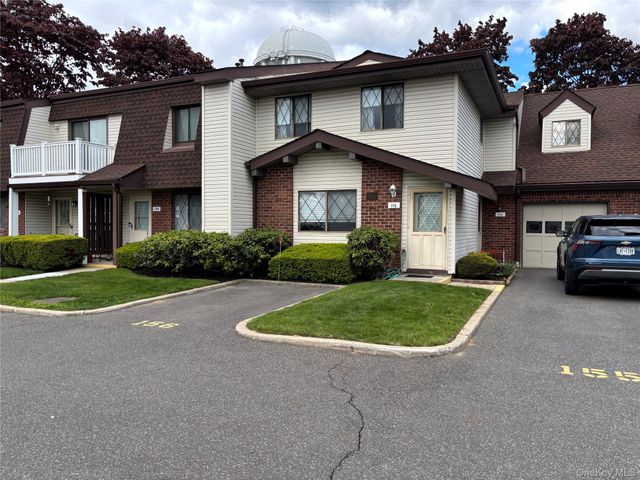 156 W Cambridge Drive E 156, Copiague, NY 11726