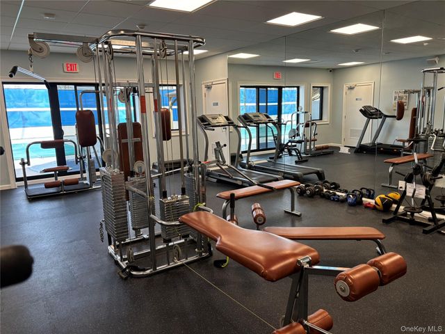 156 W Cambridge Drive E 156, Copiague, NY 11726