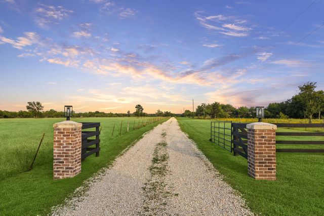 2258 Maler Road, Sealy, TX 77474