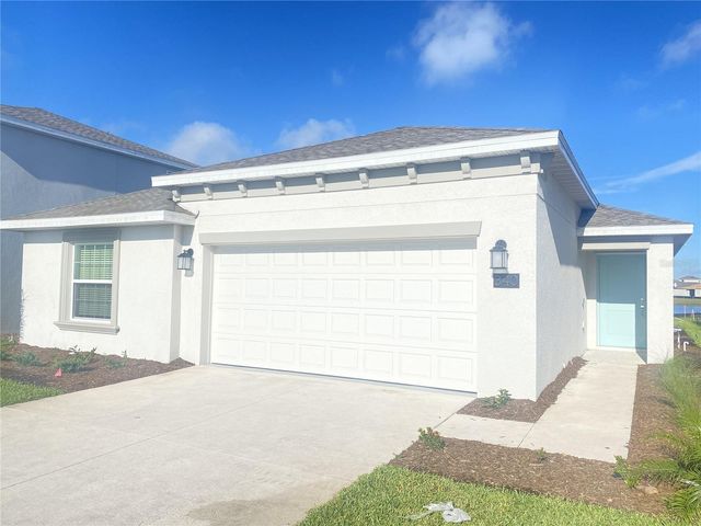 340 PINEYWOODS STREET, St Cloud, FL 34772
