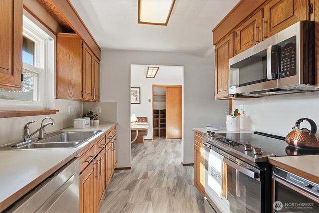 14804 12th Avenue SW, Burien, WA 98166