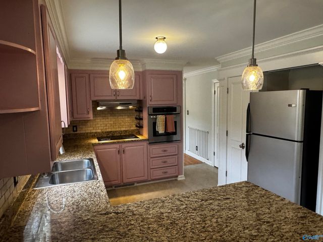 7608 Peacock Drive SW, Huntsville, AL 35802