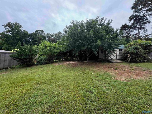 7608 Peacock Drive SW, Huntsville, AL 35802