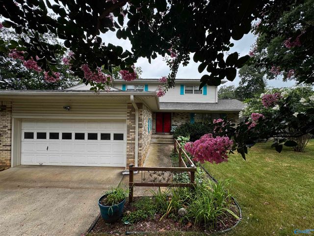 7608 Peacock Drive SW, Huntsville, AL 35802