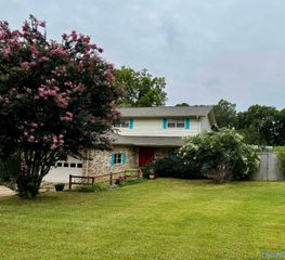 7608 Peacock Drive SW, Huntsville, AL 35802